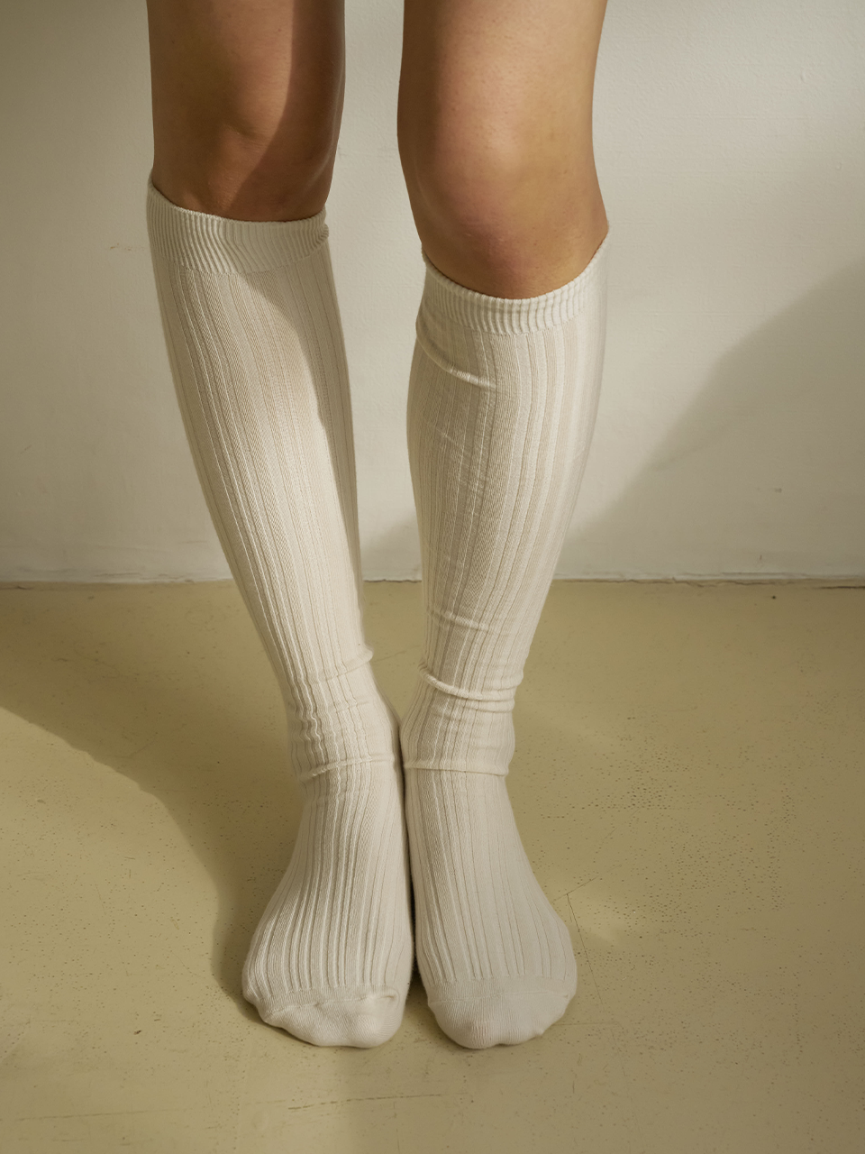 Organic cotton knee socks in ivory